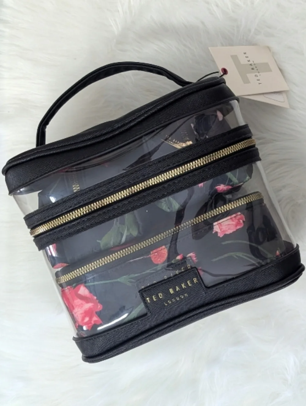 ❌SOLD❌Ted Baker 4 Piece Nesting Cosmetic Bag Set, Scattered Bouquet Print 🌹 - Picture 2 of 16